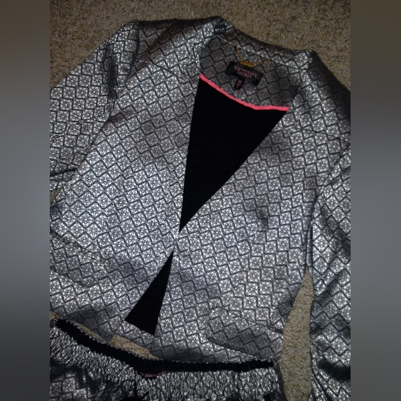 NWOT Victoria's Secret 2014 Suit Set - Blazer/Shorts - Picture 4 of 10